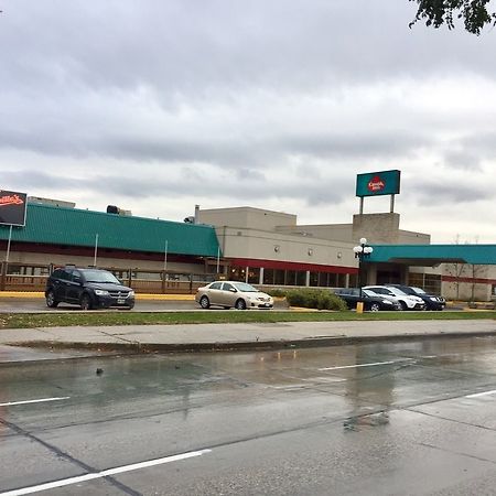 Canad Inns Destination Centre Transcona Winnipeg Exterior photo